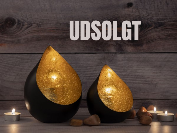 FYRFADSSTAGEST VE ROM  MAT SORT OG FORGYLDT