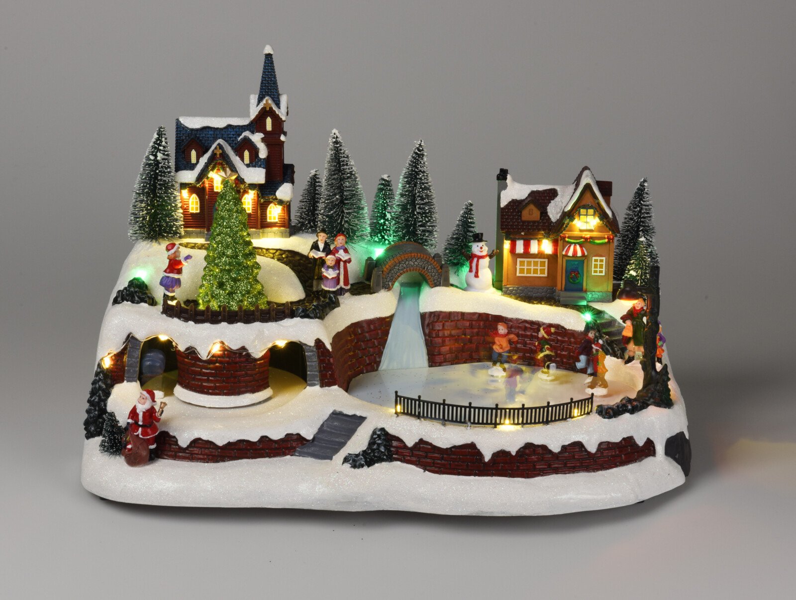 MAGISK JULELANDSBY MED LYS, MUSIK OG BEVGELSE