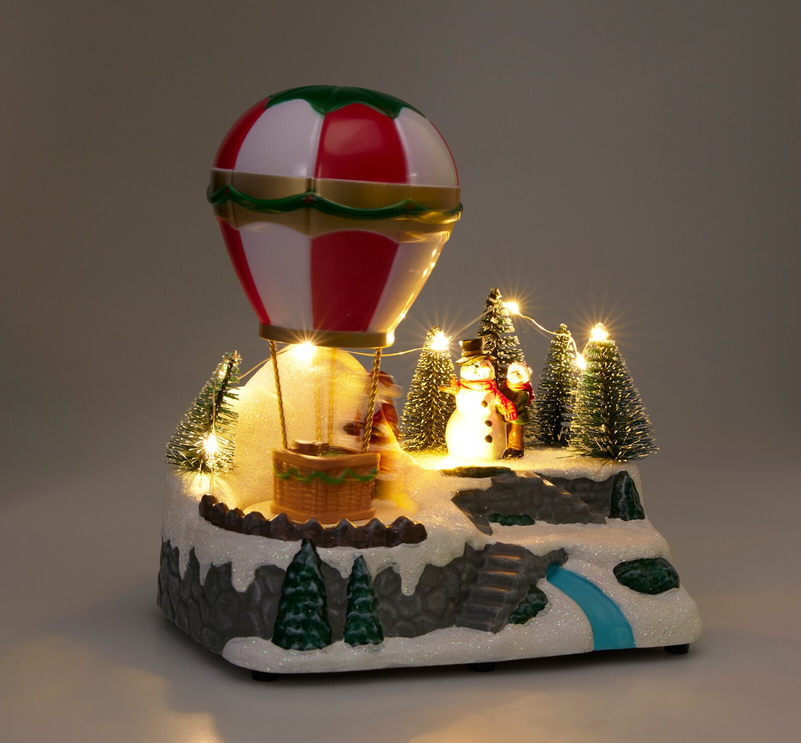 JULESCENE MED LUFTBALLON OG SNEMAND