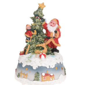 JULESCENE MED BARN OG JULEMAND PYNTER JULETR ER MED LED  MULTI FARVE