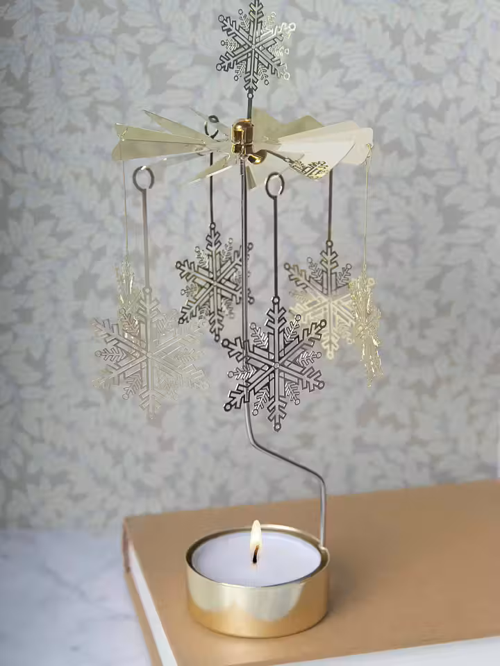 ENGLESPIL MED STORE SNESTJERNER XL  GULD