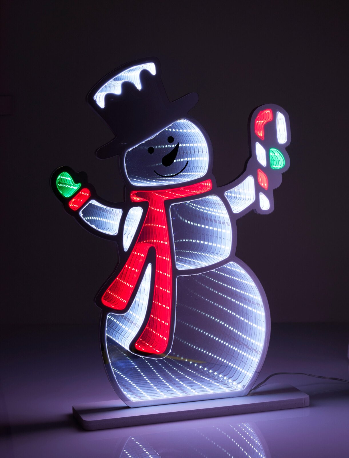 SNEMAND SPEJL MED INFINITY LED  32 X 45 CM